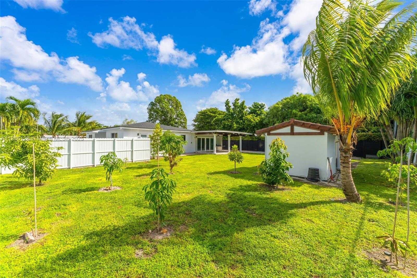 Small Image of 4301 SOUTH WEST 85TH AVE, Miami Number 33