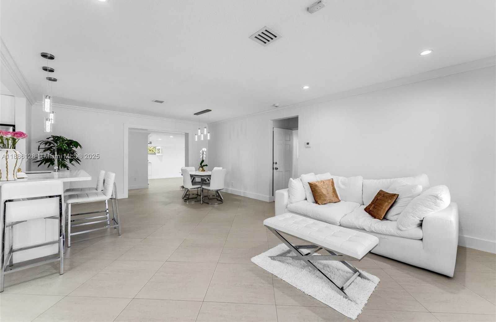Small Image of 4301 SOUTH WEST 85TH AVE, Miami Number 4