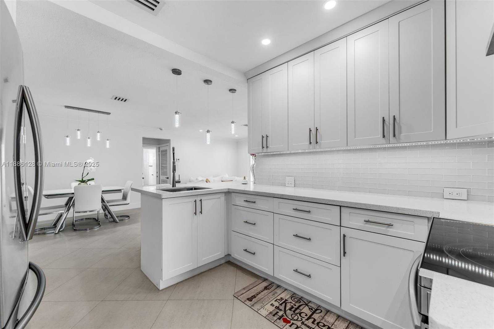 Small Image of 4301 SOUTH WEST 85TH AVE, Miami Number 9