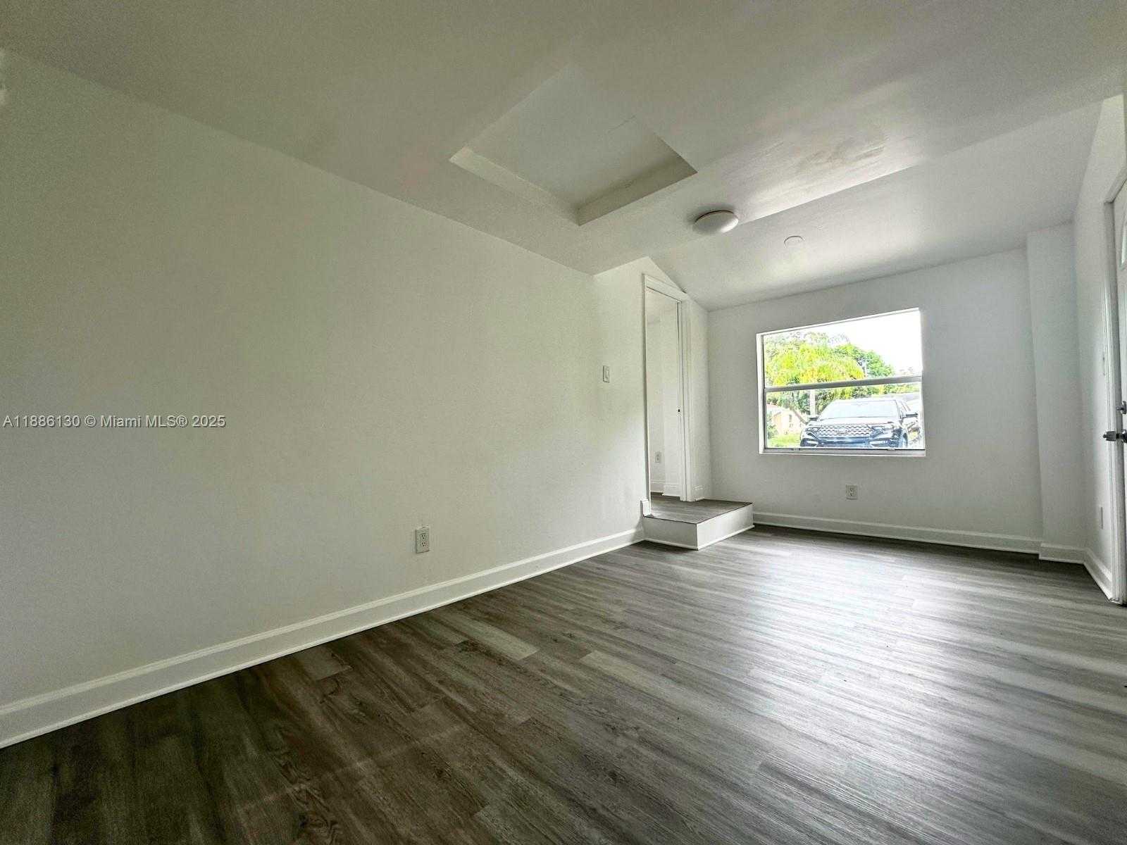 Small Image of 1645 NORTH EAST 175TH ST, North Miami Beach Number 10