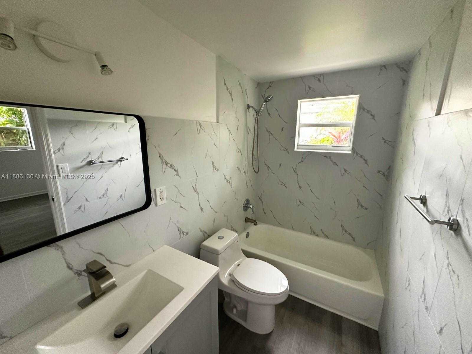 Small Image of 1645 NORTH EAST 175TH ST, North Miami Beach Number 18