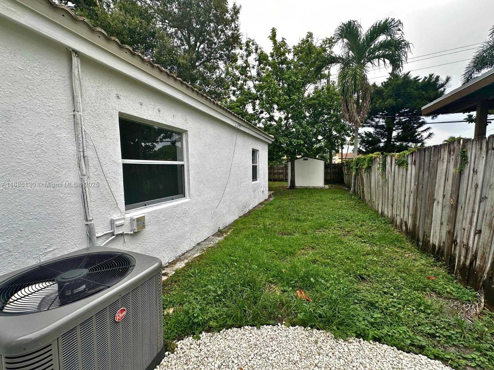 Small Image of 1645 NORTH EAST 175TH ST, North Miami Beach Number 20