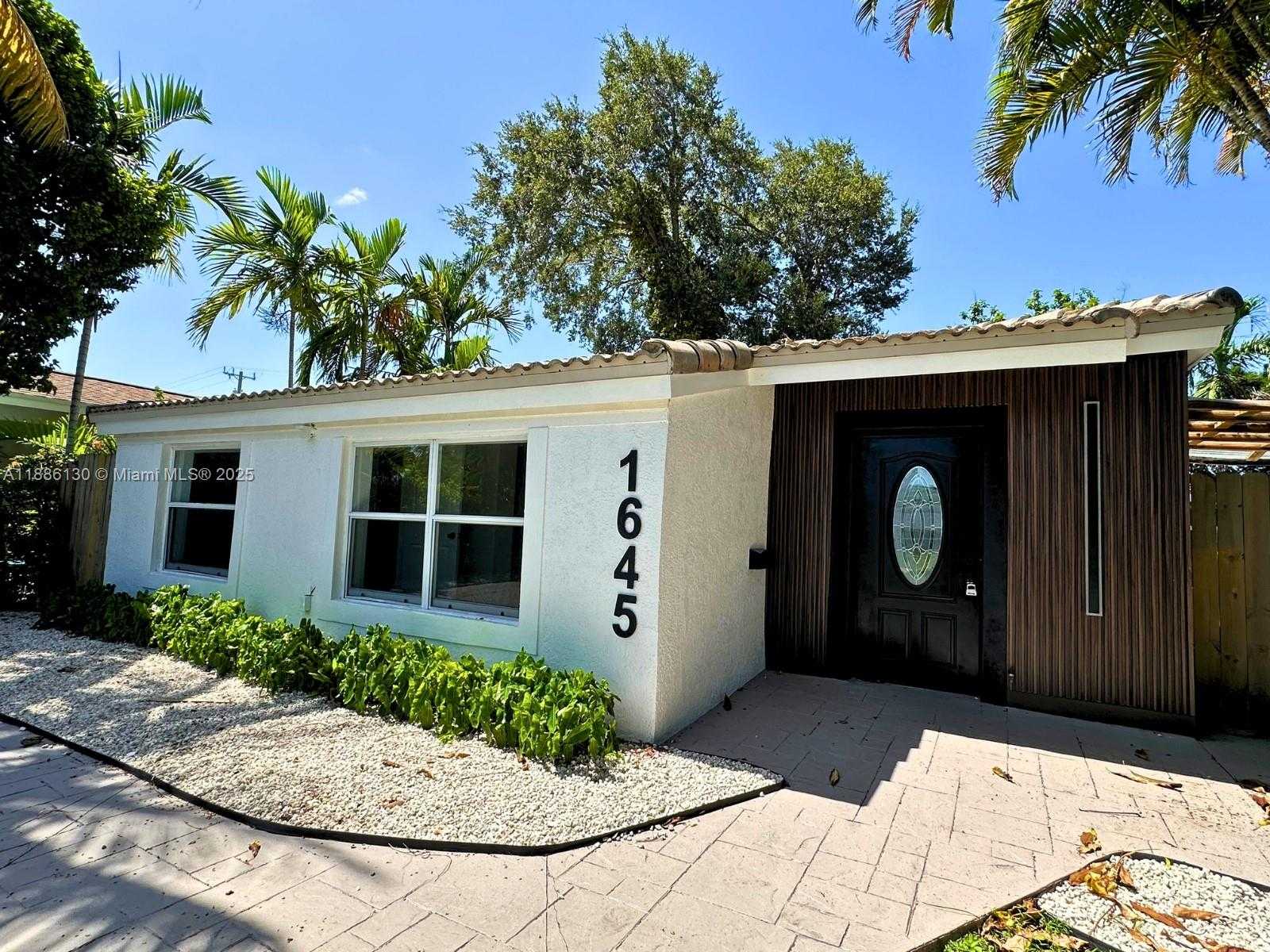 Small Image of 1645 NORTH EAST 175TH ST, North Miami Beach Number 4
