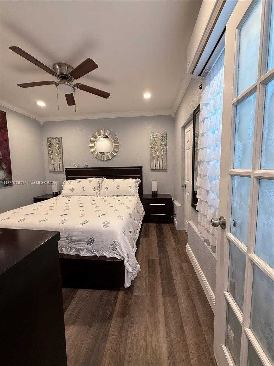 Small Image of Lauderdale Lakes Number 14