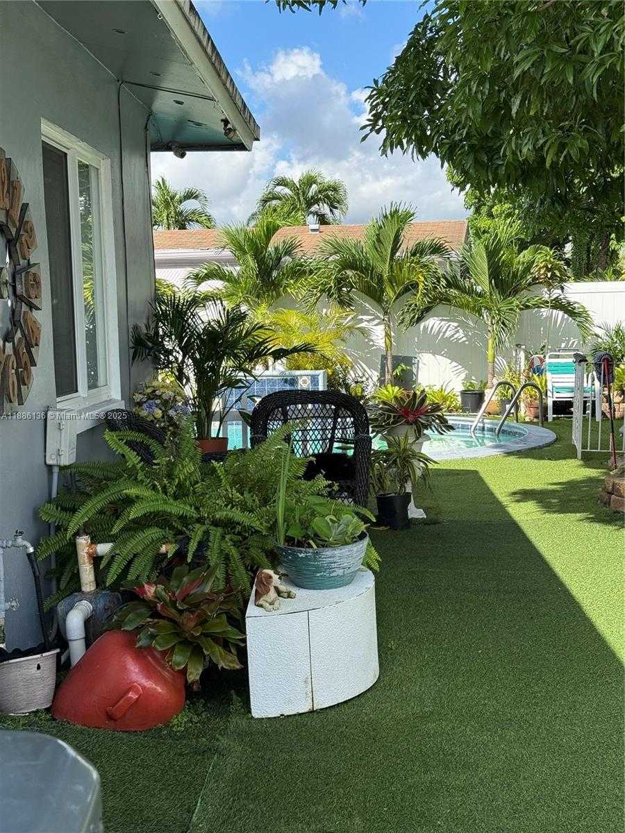 Small Image of Lauderdale Lakes Number 20