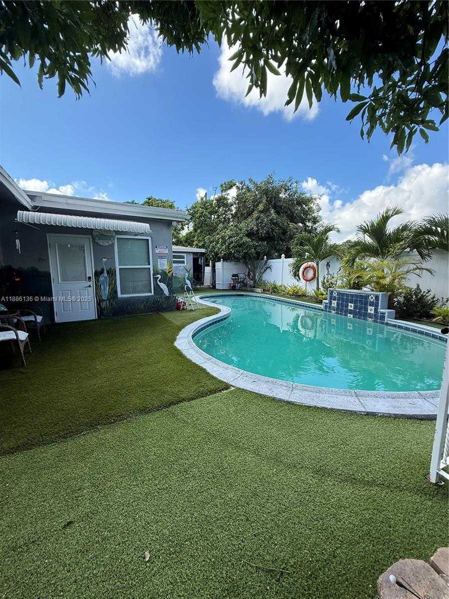 Small Image of Lauderdale Lakes Number 3