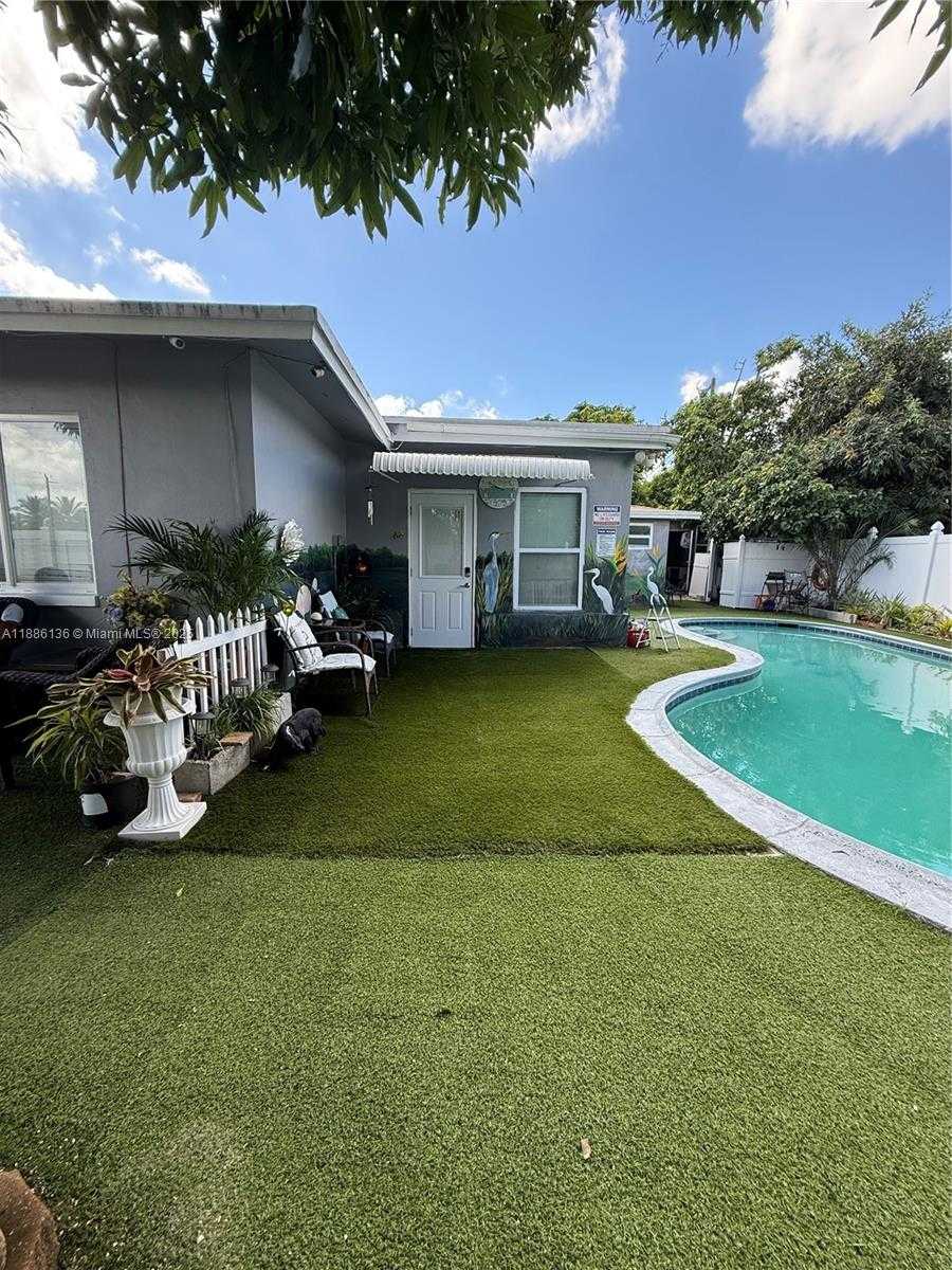 Small Image of Lauderdale Lakes Number 4