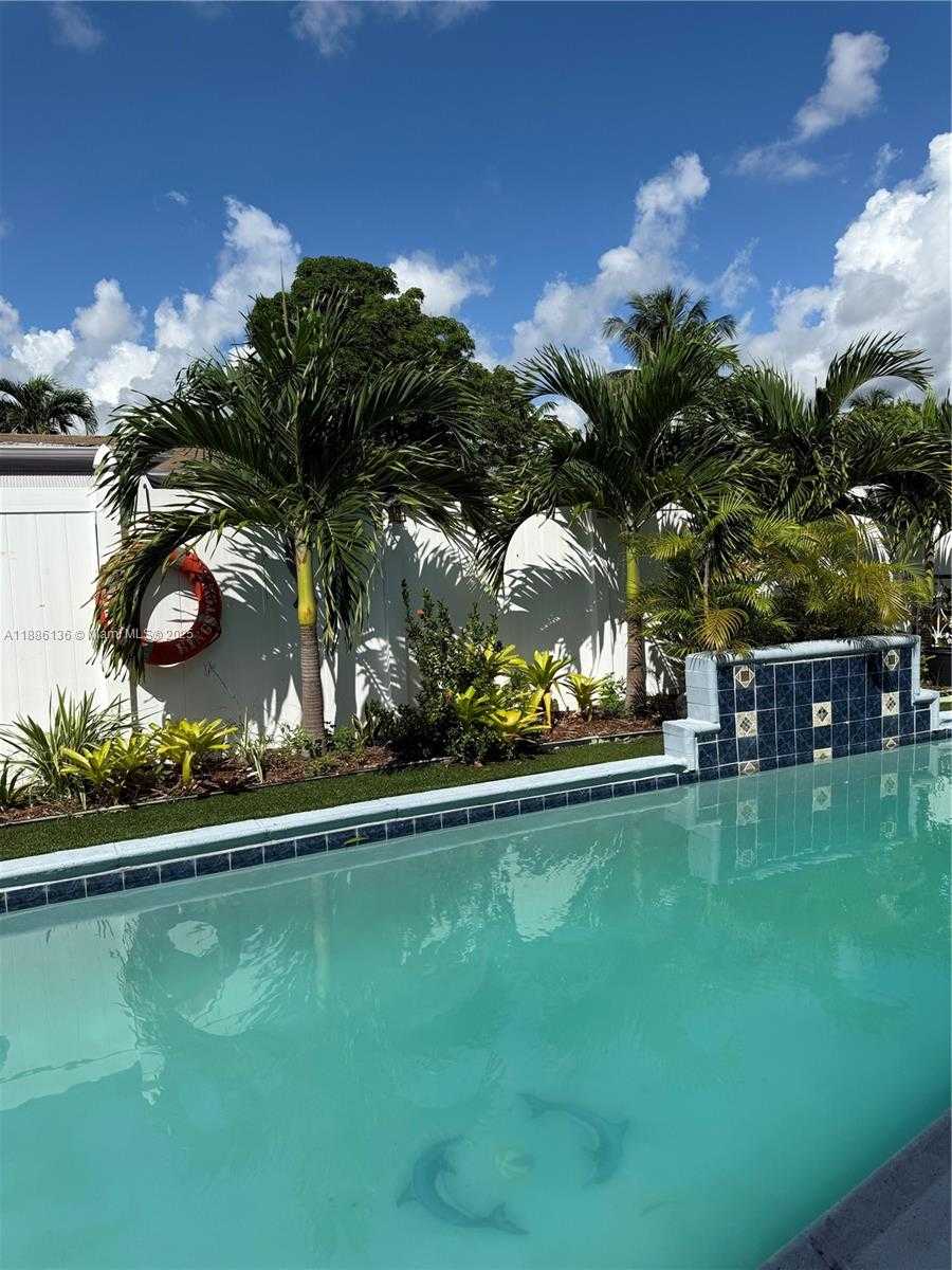 Small Image of Lauderdale Lakes Number 5