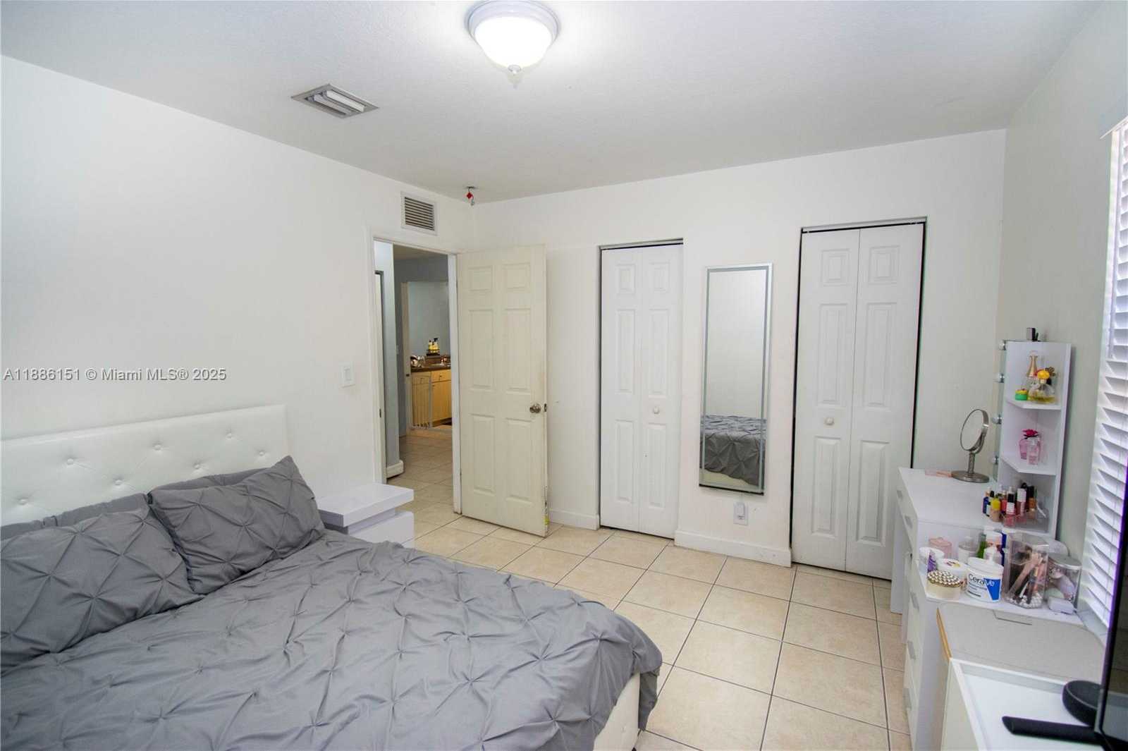 Small Image of 2317 LIBERTY ST #2, Hollywood Number 9