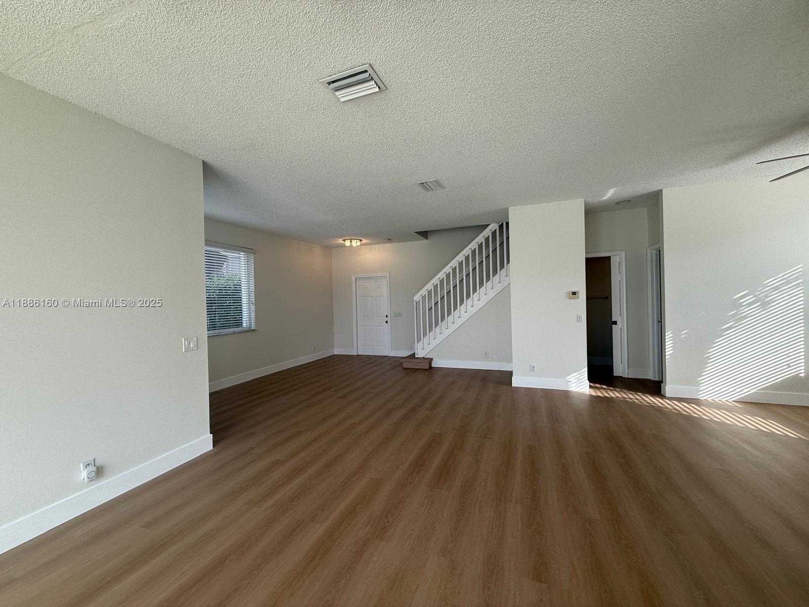 Small Image of 4249 MAGNOLIA RIDGE DR, Weston Number 6