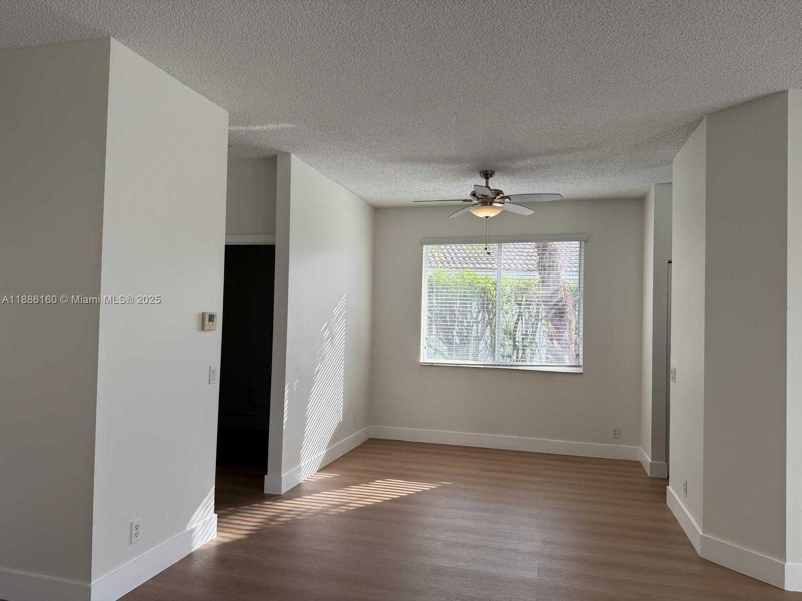 Small Image of 4249 MAGNOLIA RIDGE DR, Weston Number 8