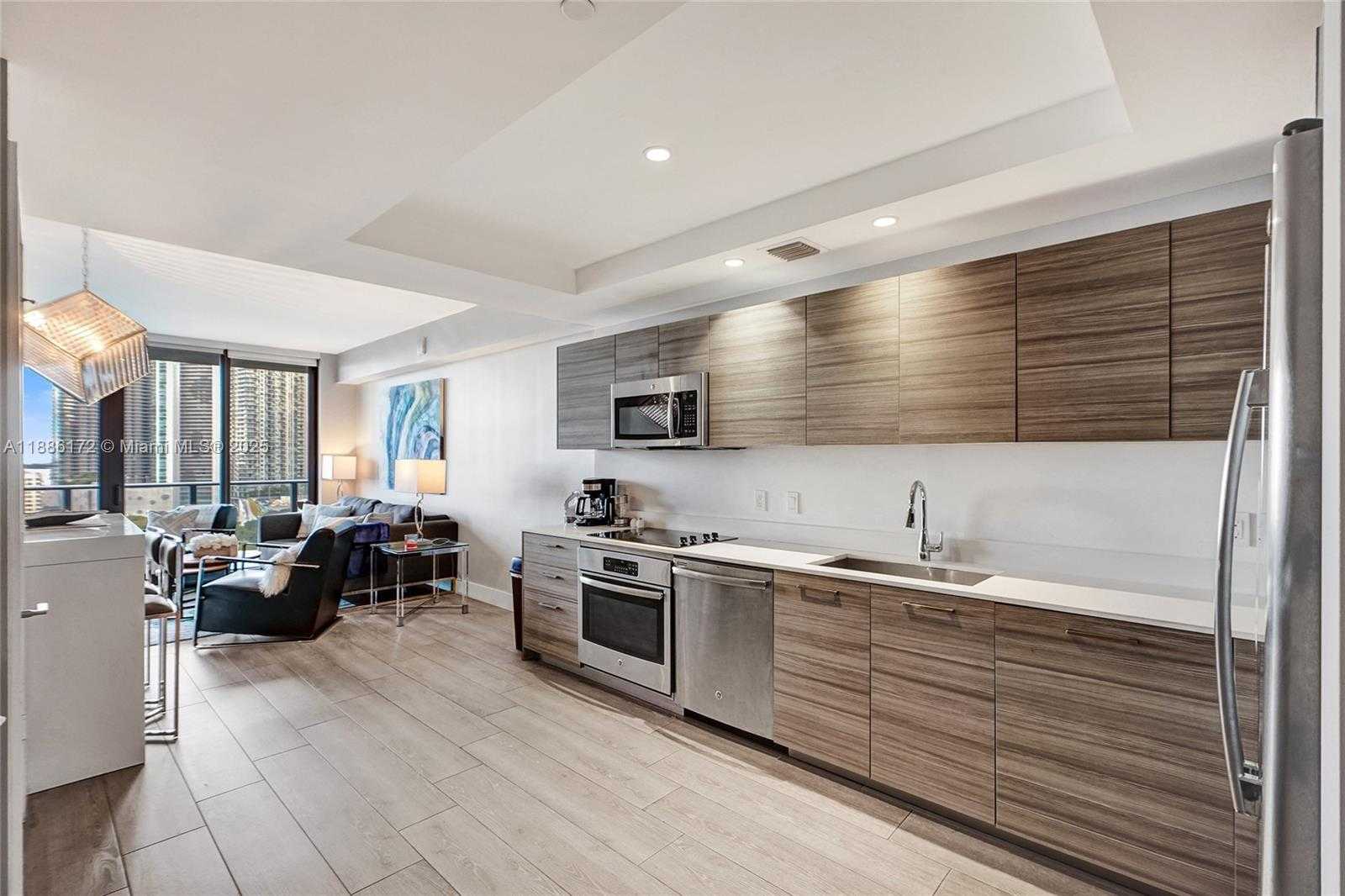 Small Image of 121 NORTH EAST 34TH ST #1406A, Miami Number 24