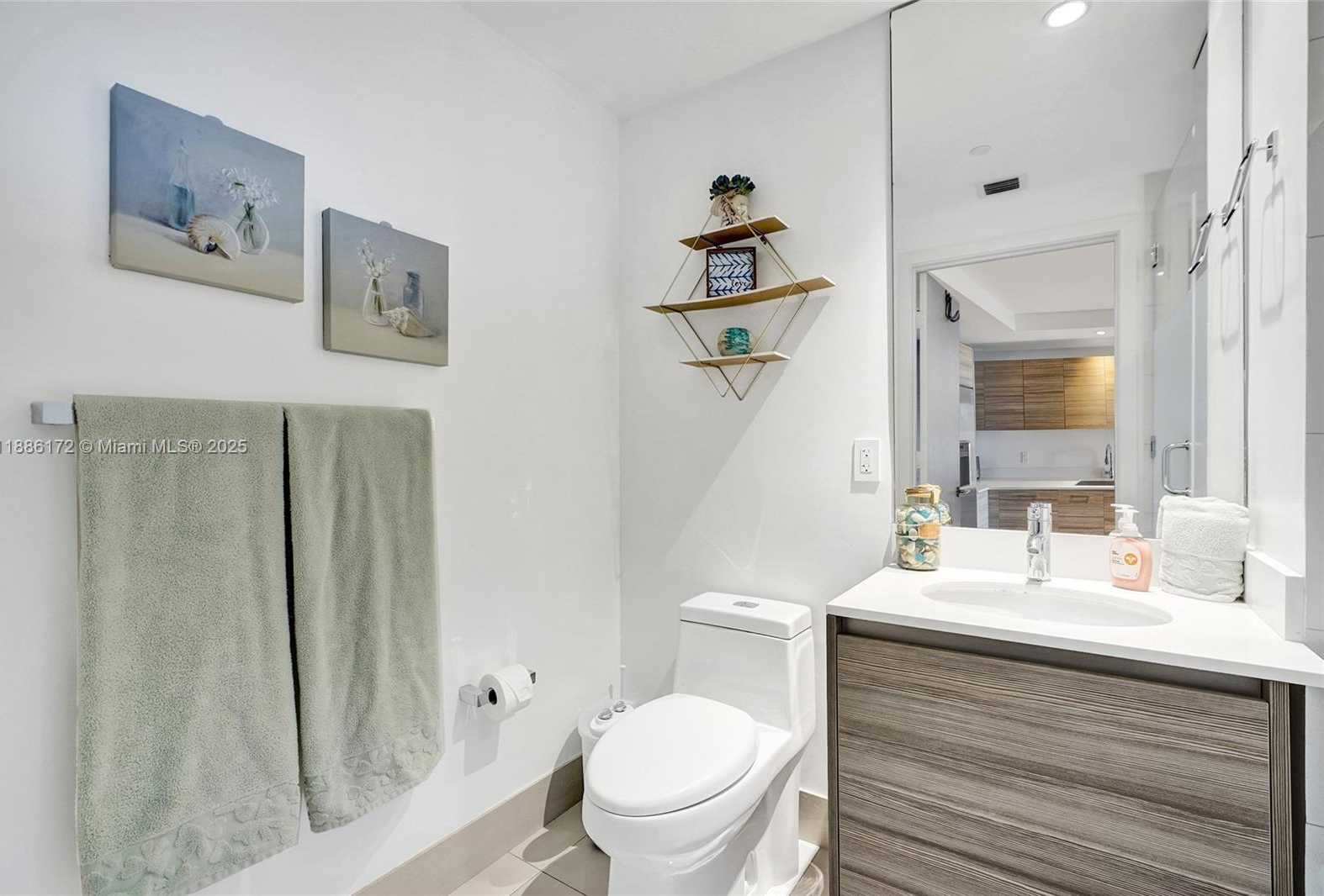 Small Image of 121 NORTH EAST 34TH ST #1406A, Miami Number 34