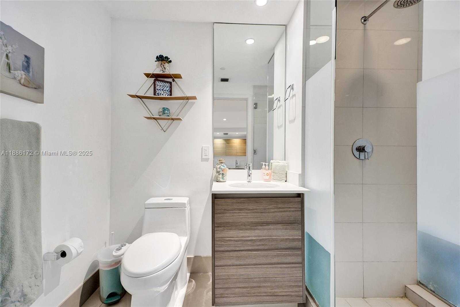 Small Image of 121 NORTH EAST 34TH ST #1406A, Miami Number 35