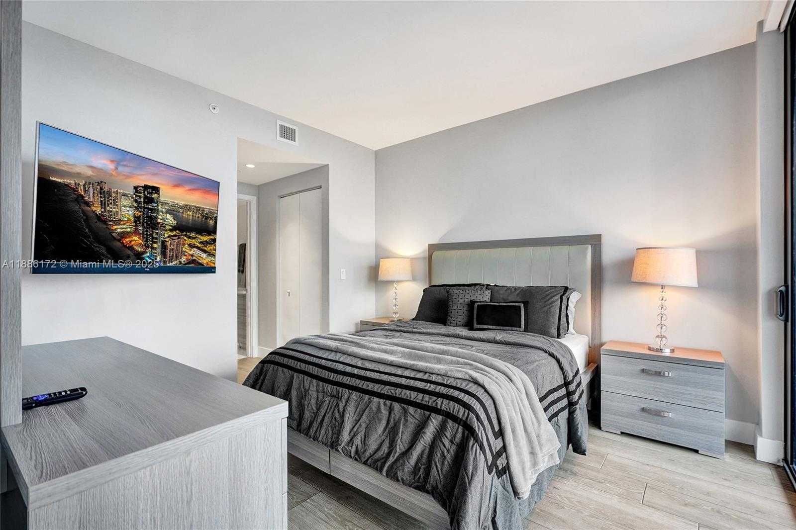 Small Image of 121 NORTH EAST 34TH ST #1406A, Miami Number 37