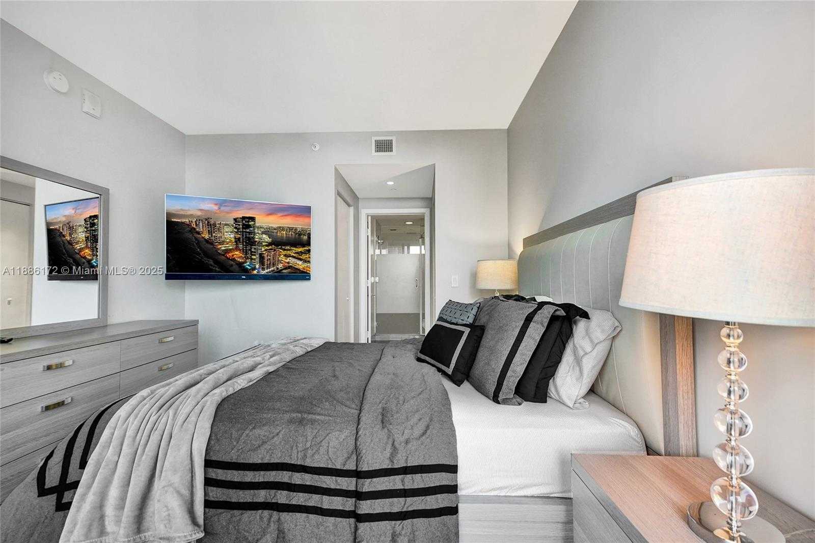 Small Image of 121 NORTH EAST 34TH ST #1406A, Miami Number 39