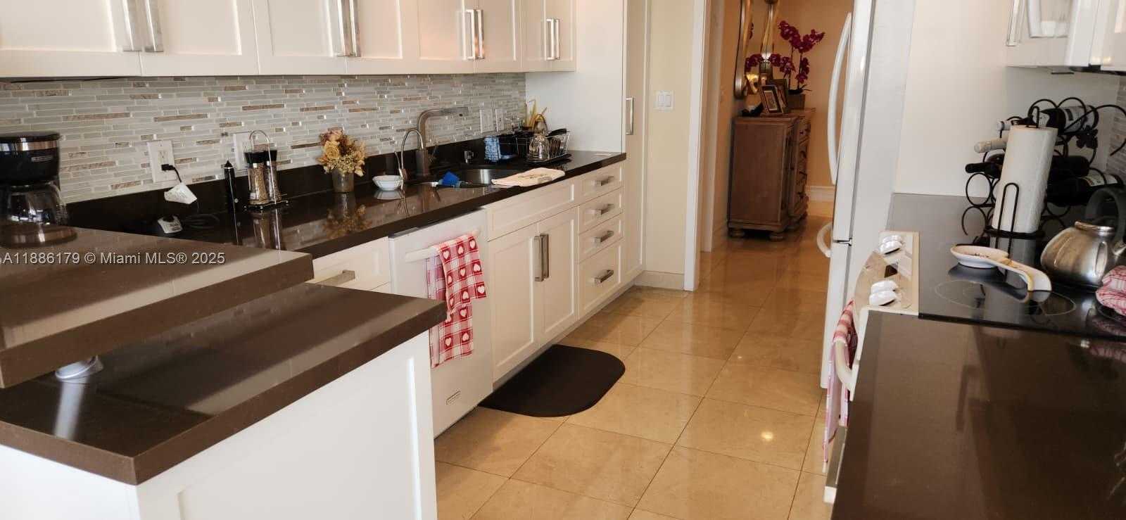 Small Image of 2000 ISLAND BLVD #2605, Aventura Number 12