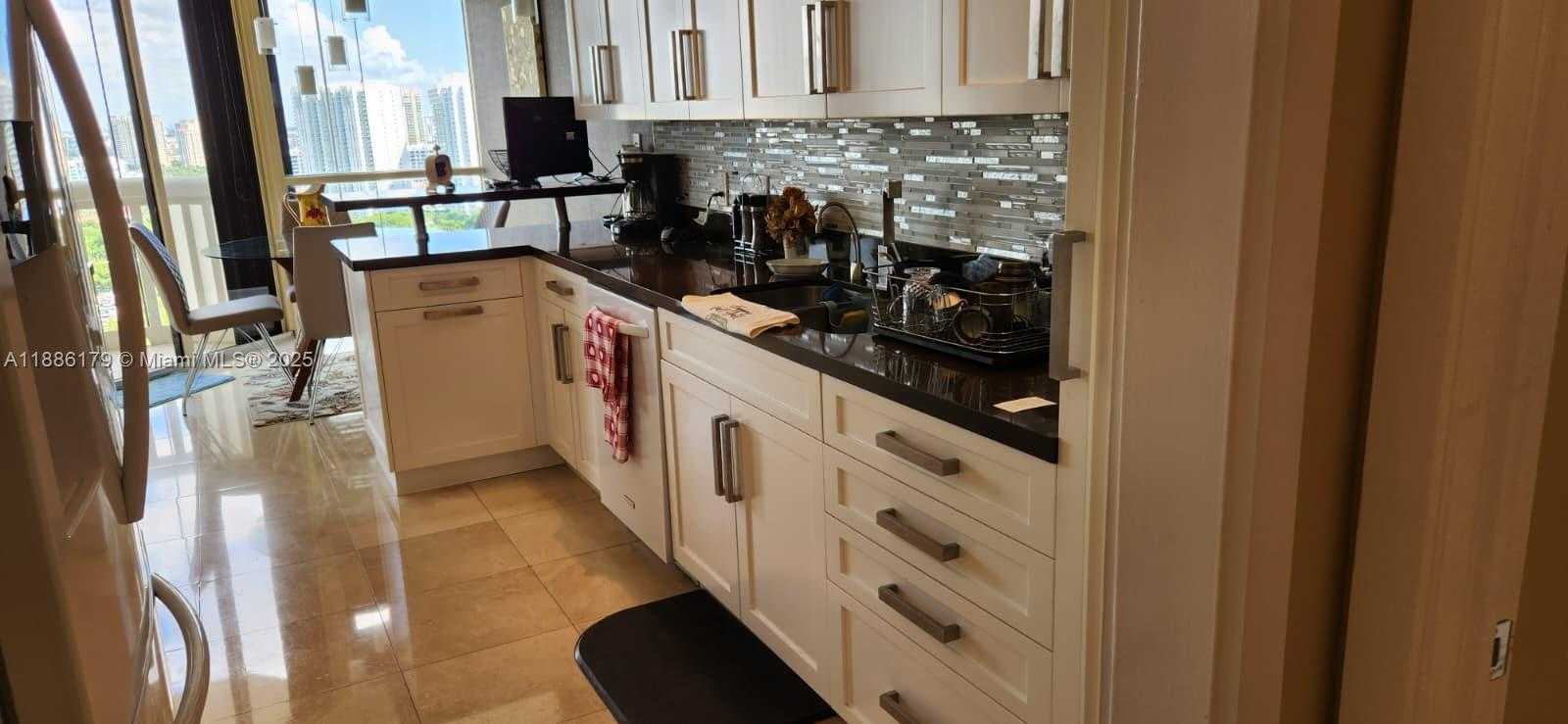 Small Image of 2000 ISLAND BLVD #2605, Aventura Number 14