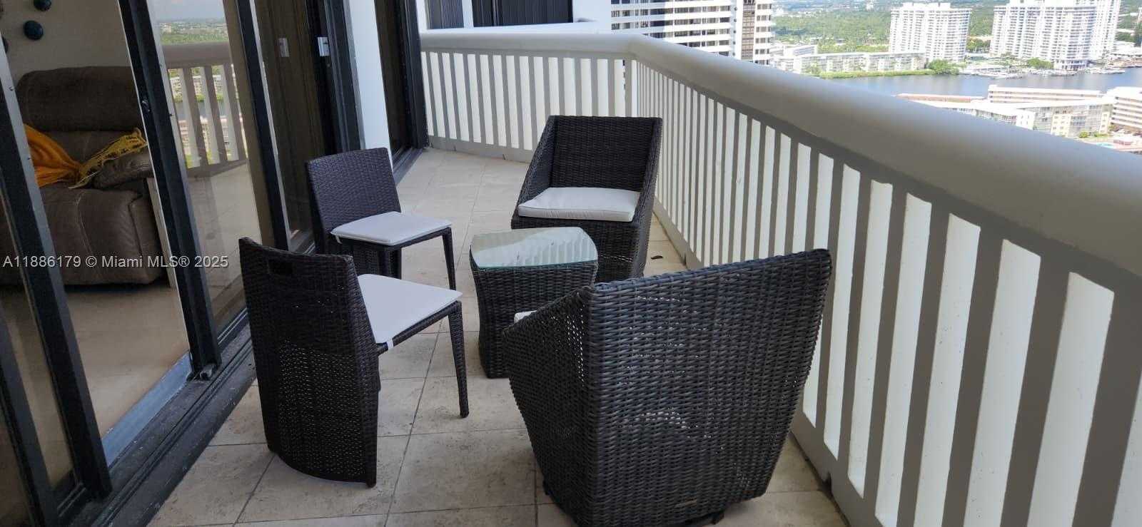 Small Image of 2000 ISLAND BLVD #2605, Aventura Number 18