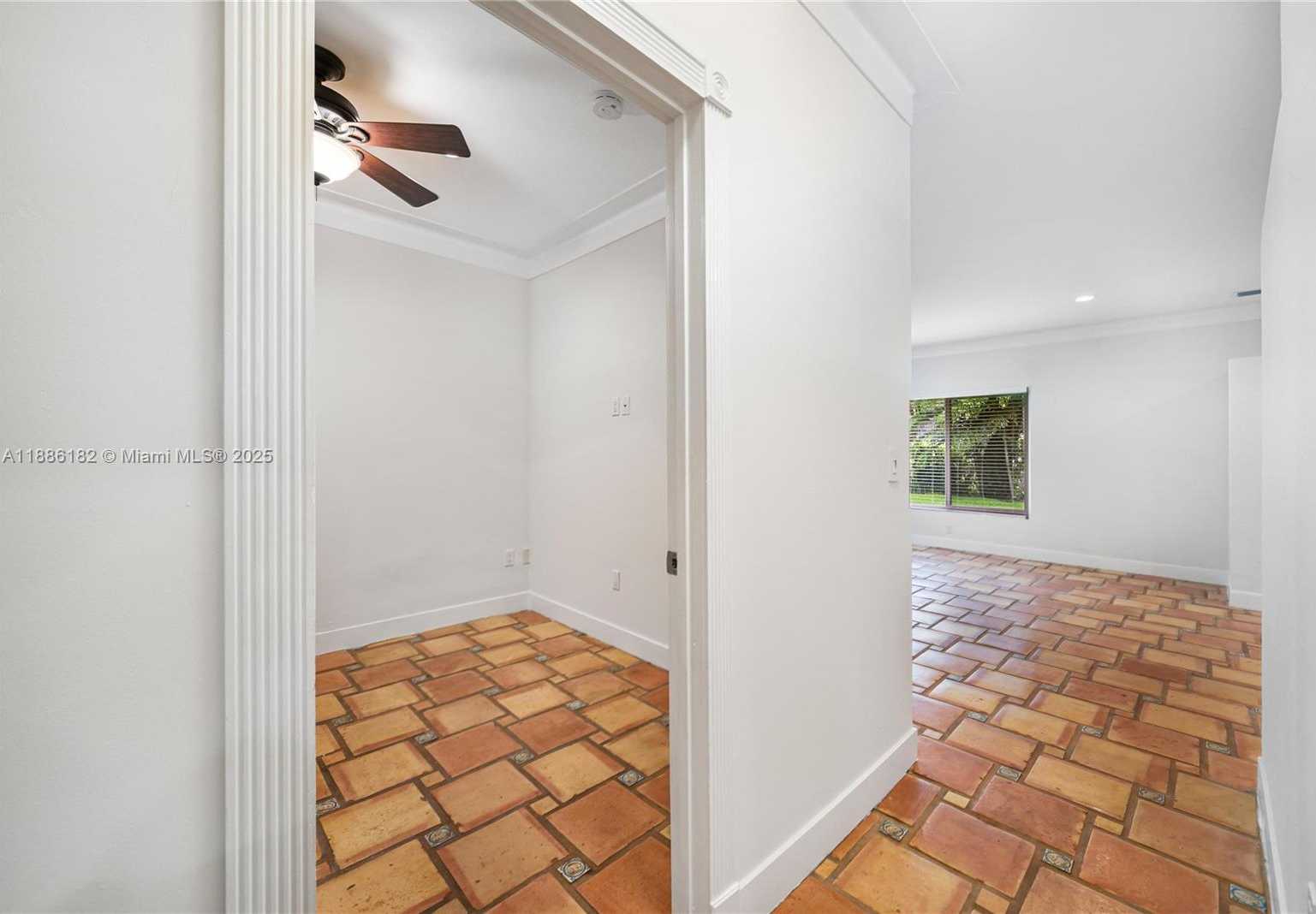 Small Image of 1039 HARDEE RD #1039, Coral Gables Number 14