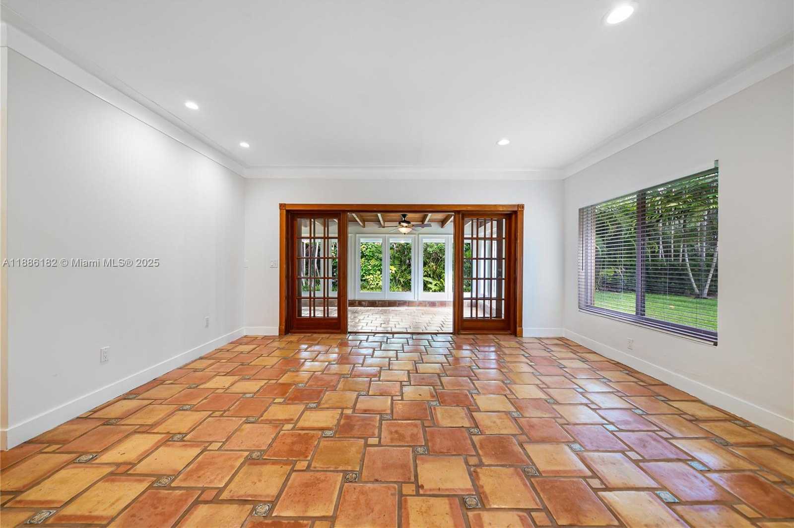 Small Image of 1039 HARDEE RD #1039, Coral Gables Number 17
