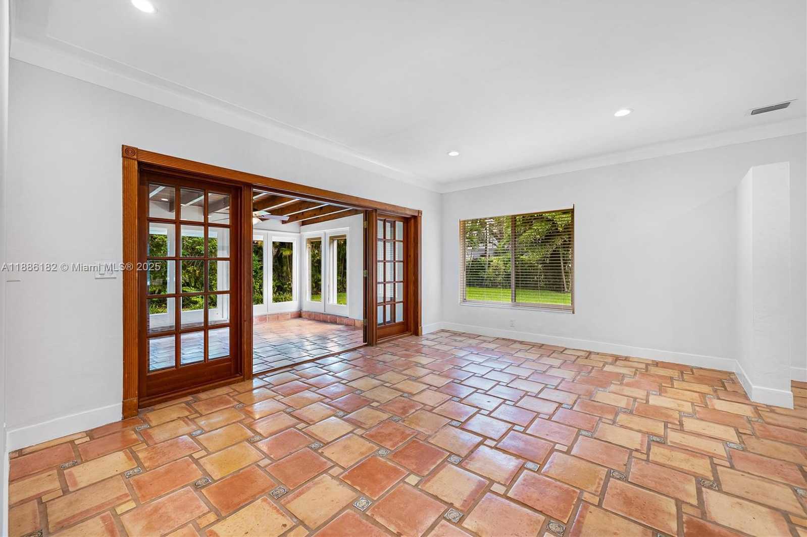 Small Image of 1039 HARDEE RD #1039, Coral Gables Number 18