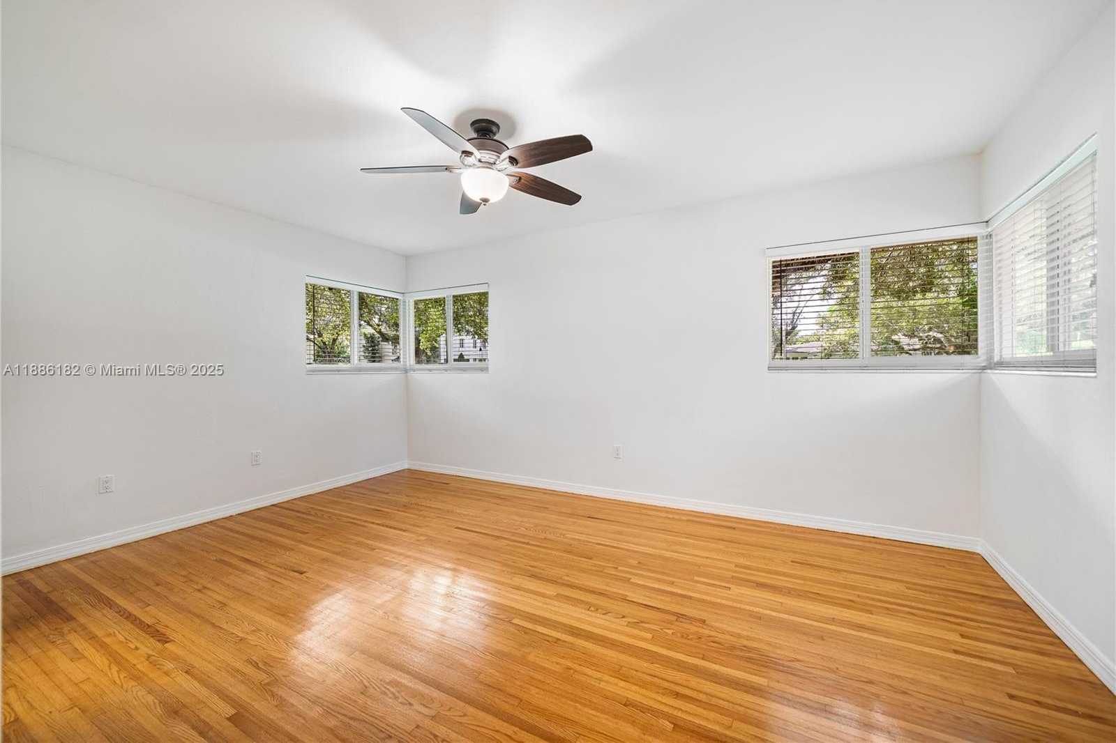 Small Image of 1039 HARDEE RD #1039, Coral Gables Number 24
