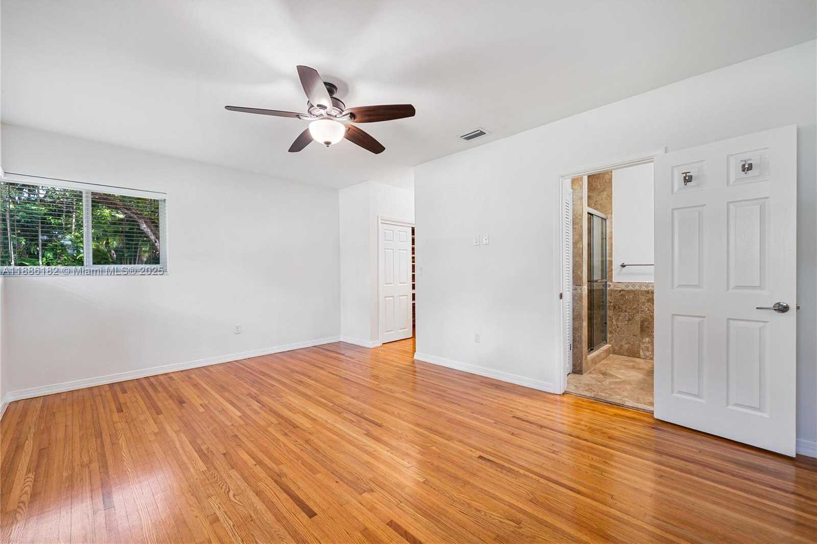 Small Image of 1039 HARDEE RD #1039, Coral Gables Number 26