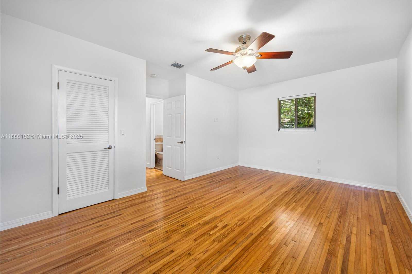 Small Image of 1039 HARDEE RD #1039, Coral Gables Number 29