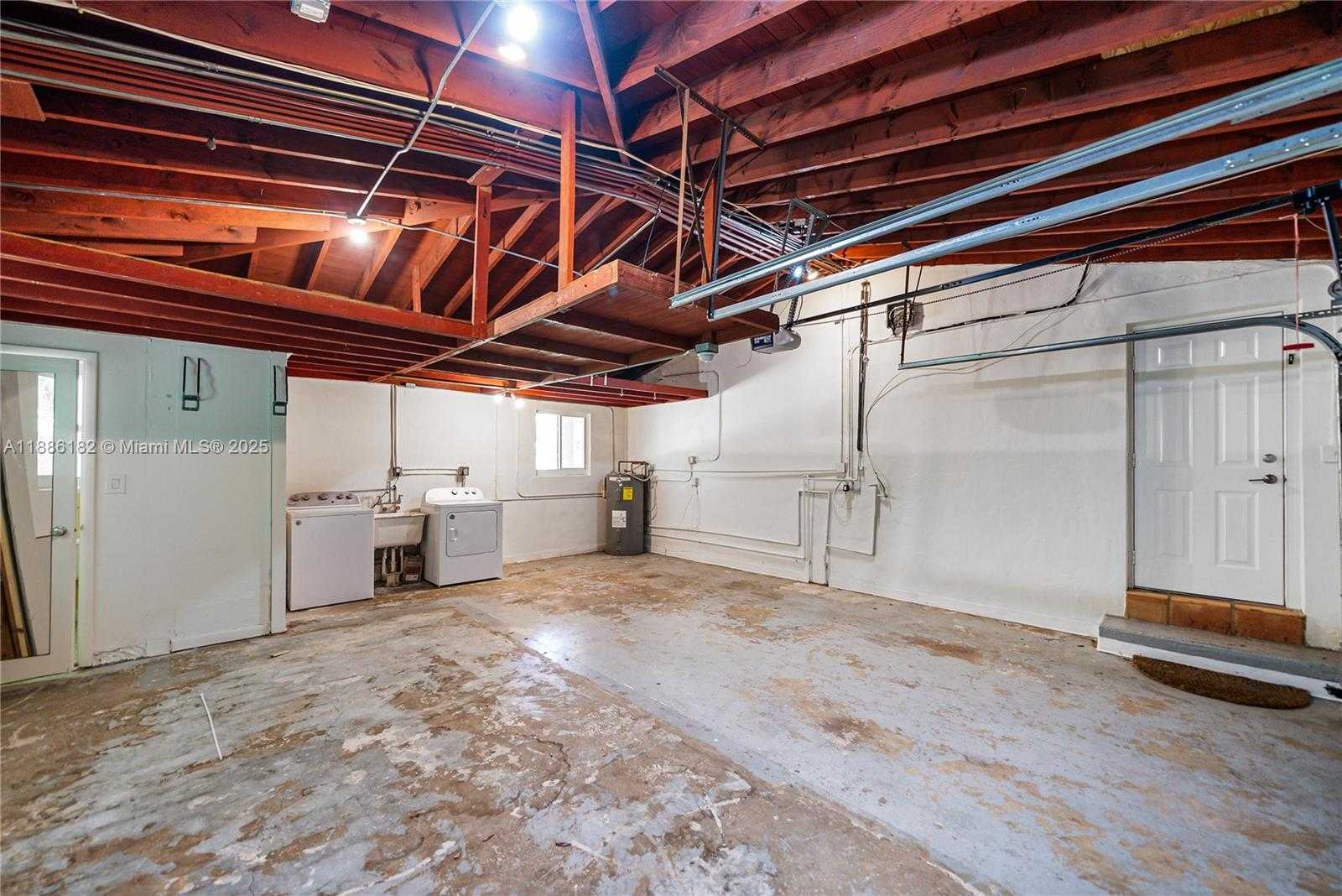 Small Image of 1039 HARDEE RD #1039, Coral Gables Number 36