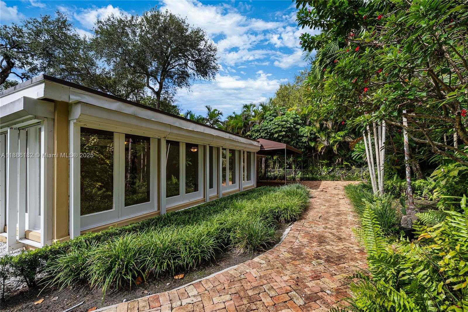 Small Image of 1039 HARDEE RD #1039, Coral Gables Number 38