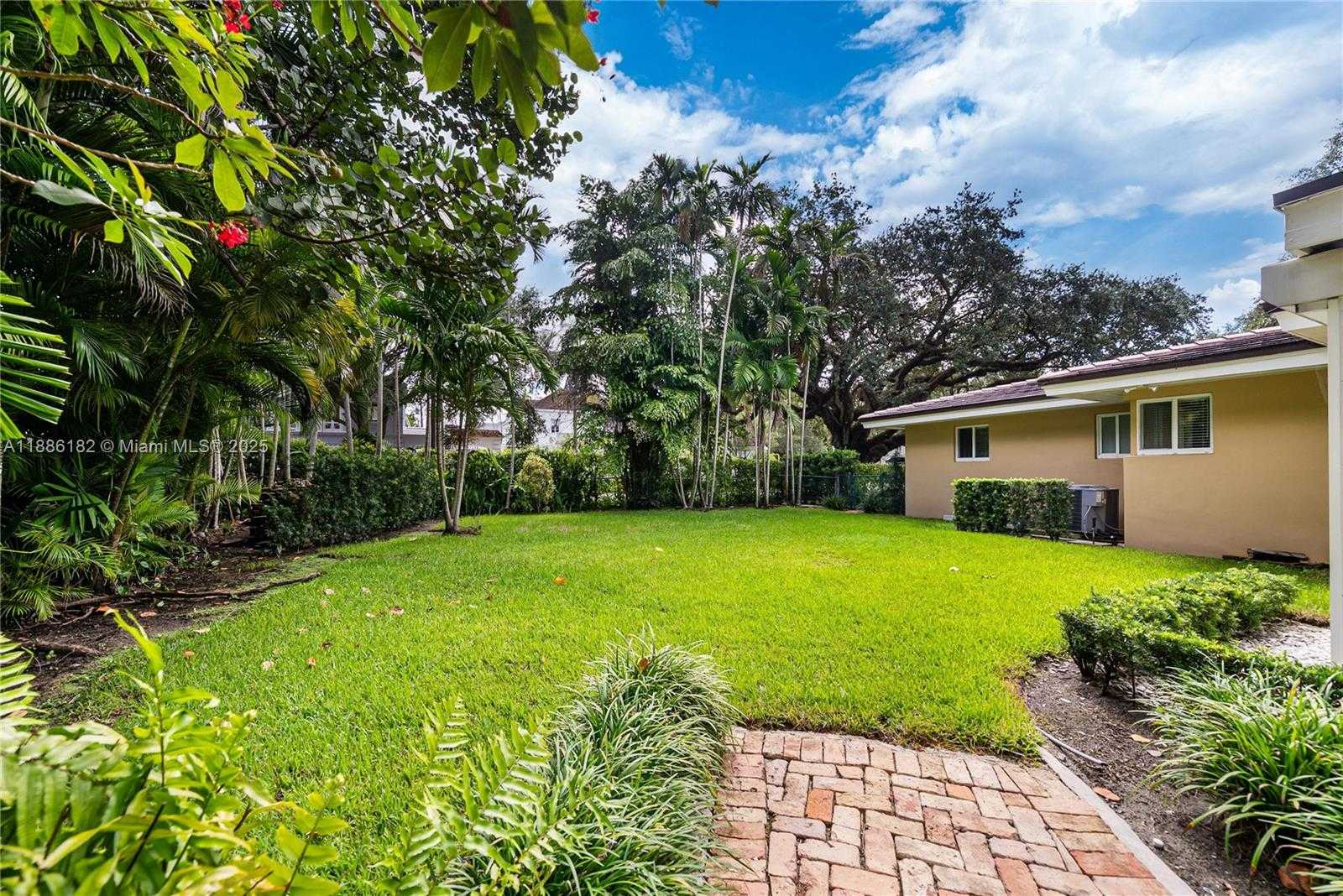 Small Image of 1039 HARDEE RD #1039, Coral Gables Number 42