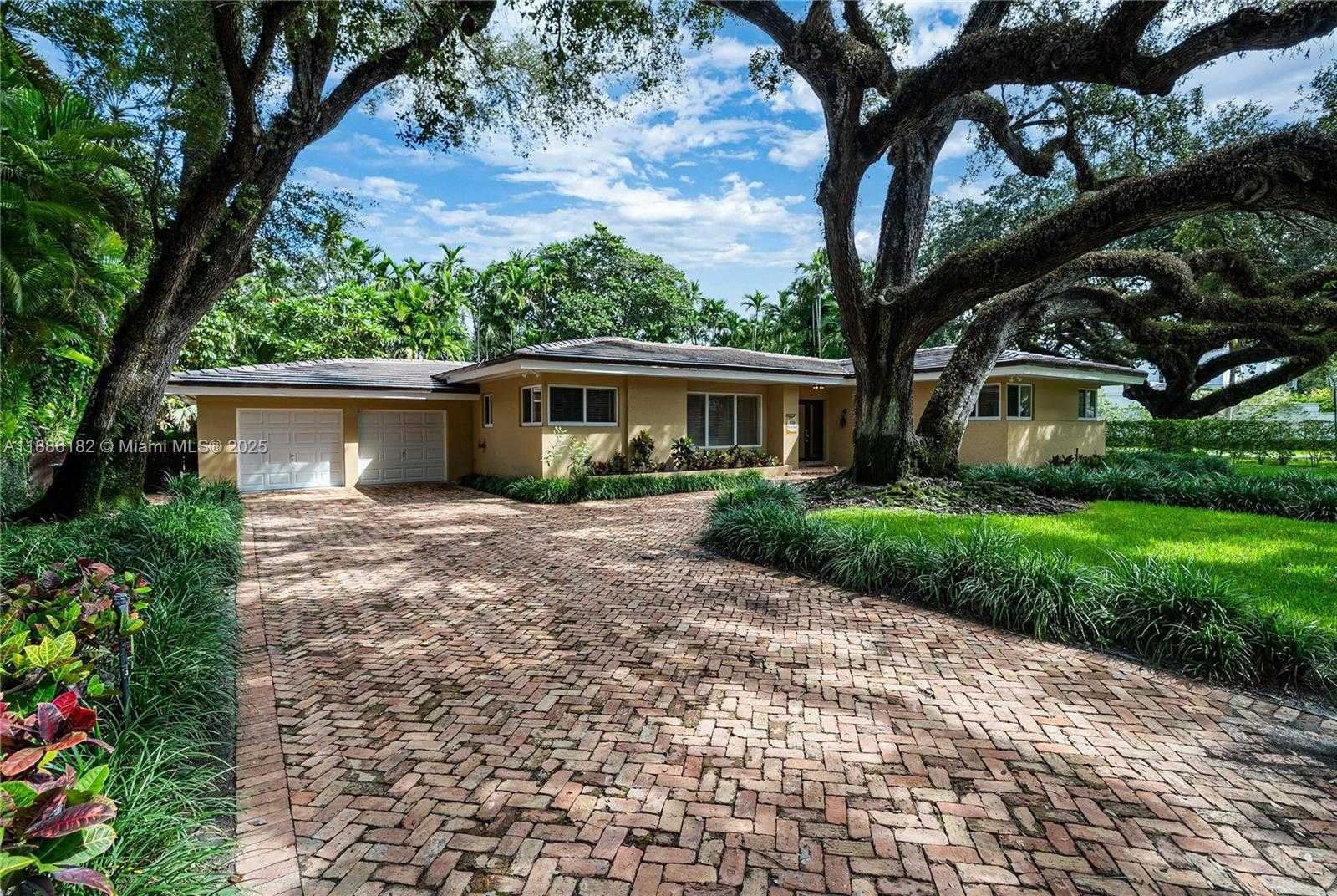 Small Image of 1039 HARDEE RD #1039, Coral Gables Number 43