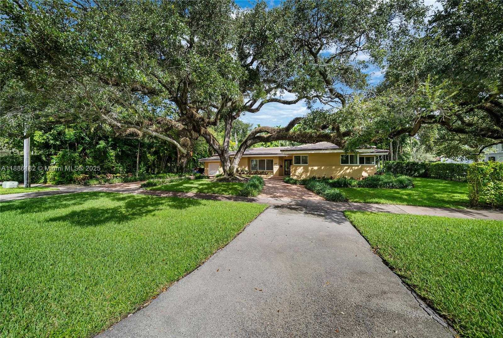 Small Image of 1039 HARDEE RD #1039, Coral Gables Number 45