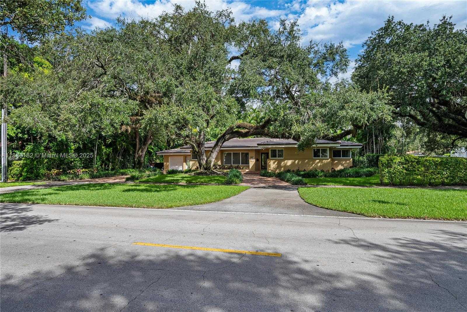 Small Image of 1039 HARDEE RD #1039, Coral Gables Number 46
