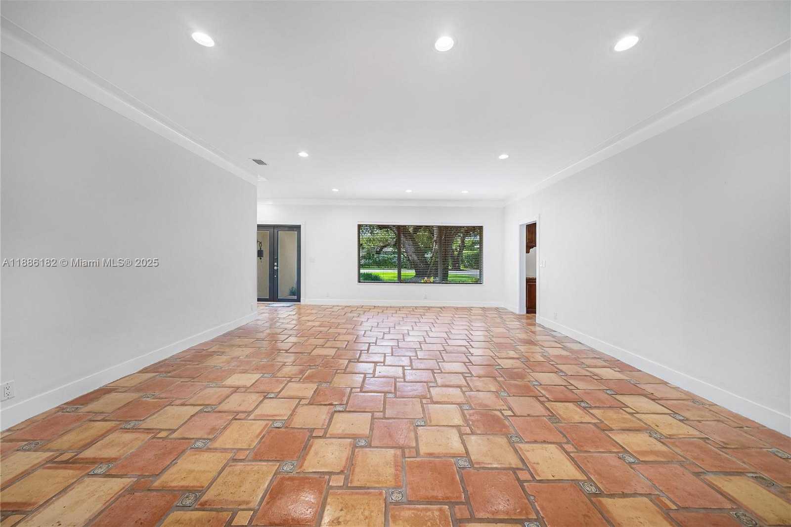 Small Image of 1039 HARDEE RD #1039, Coral Gables Number 6