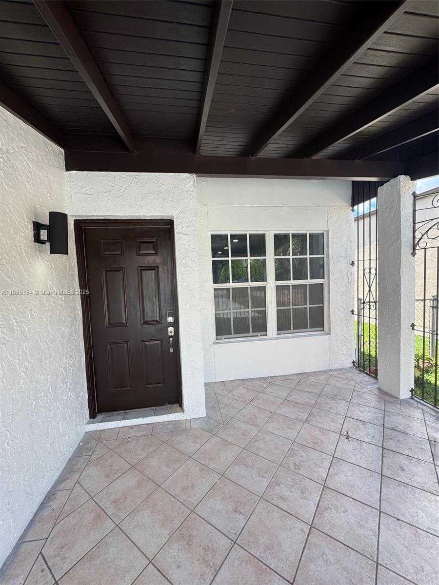 Small Image of 6566 2nd Ct, Hialeah, FL 33012, USA Number 2