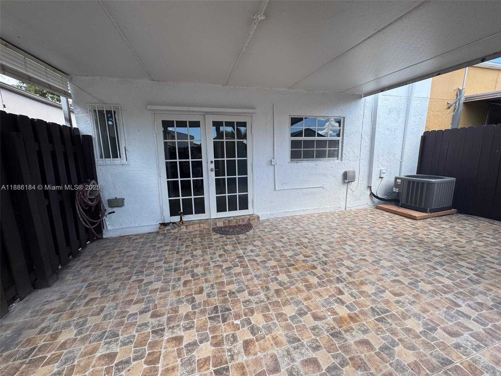 Small Image of 6566 2nd Ct, Hialeah, FL 33012, USA Number 21