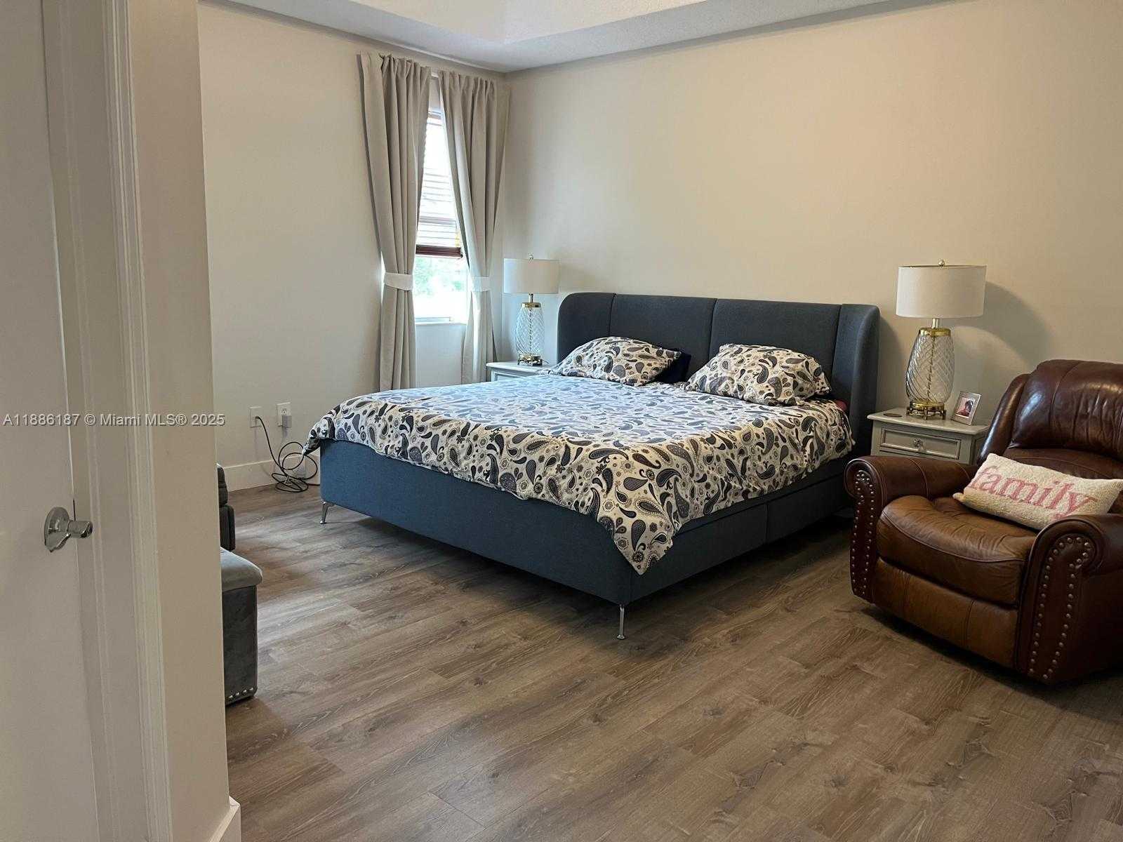 Small Image of 10866 NORTH WEST 51ST LN #10866, Doral Number 11