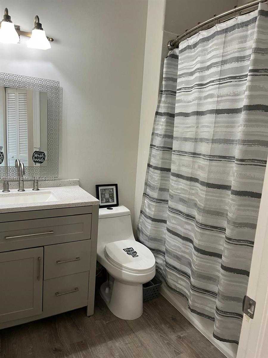 Small Image of 10866 NORTH WEST 51ST LN #10866, Doral Number 14