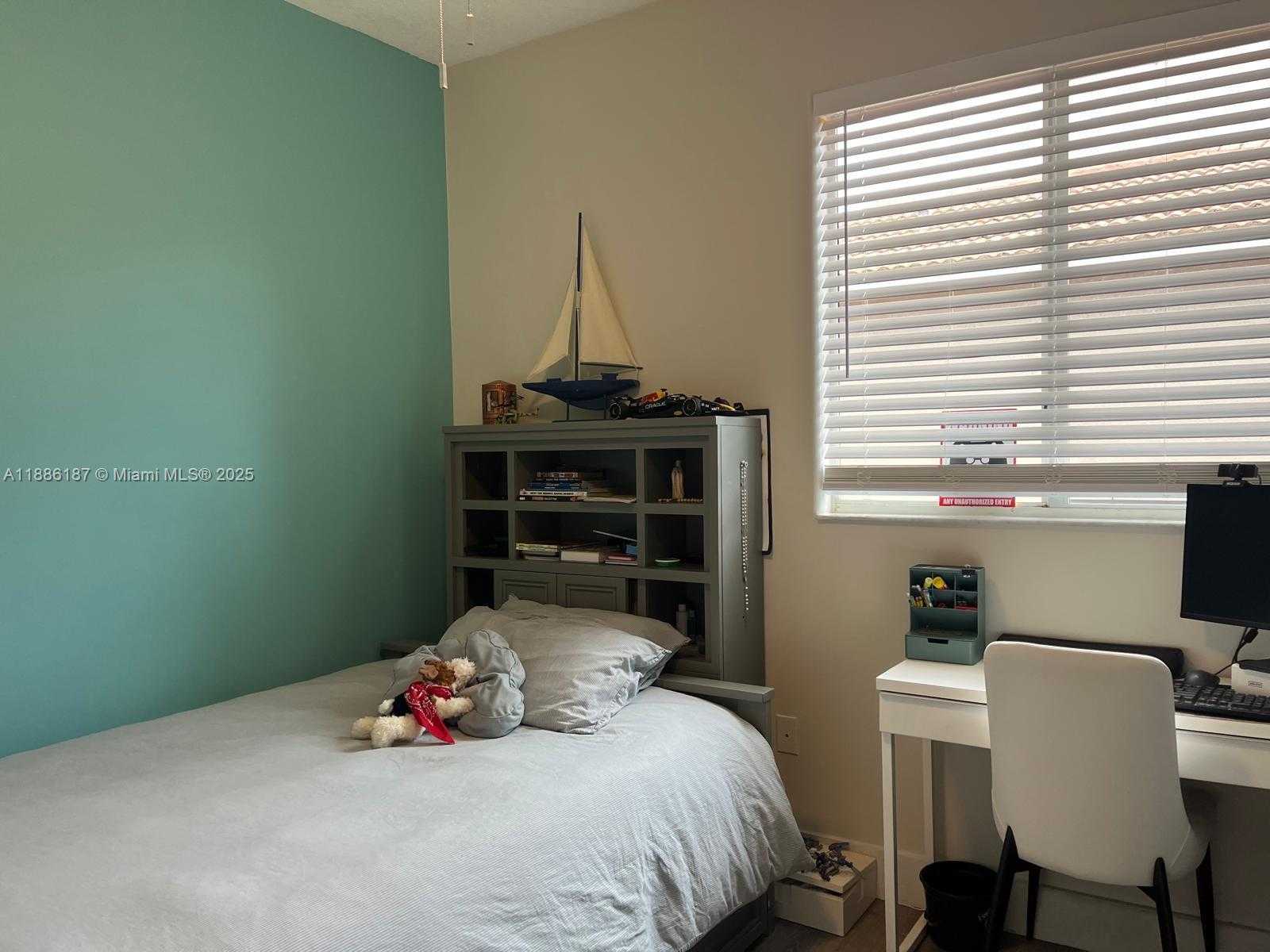 Small Image of 10866 NORTH WEST 51ST LN #10866, Doral Number 15