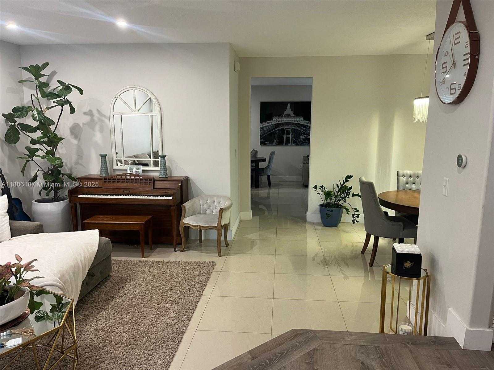 Small Image of 10866 NORTH WEST 51ST LN #10866, Doral Number 3