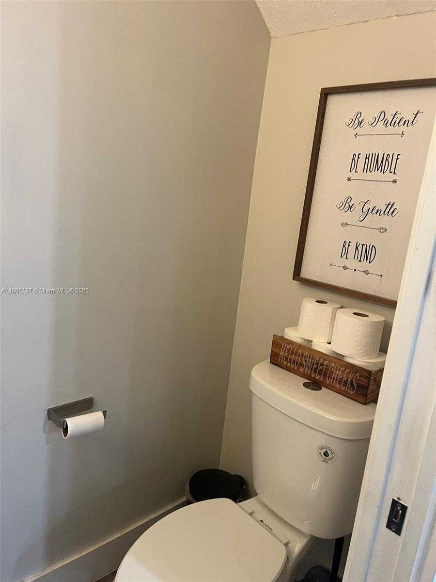 Small Image of 10866 NORTH WEST 51ST LN #10866, Doral Number 9
