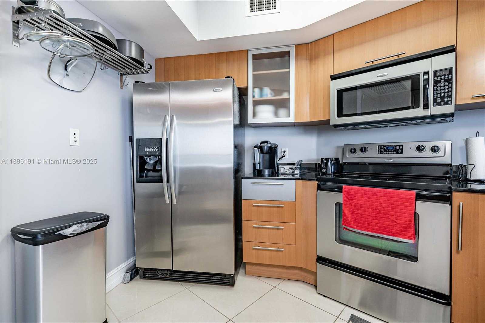 Small Image of 1750 NORTH BAYSHORE DR #2301, Miami Number 5