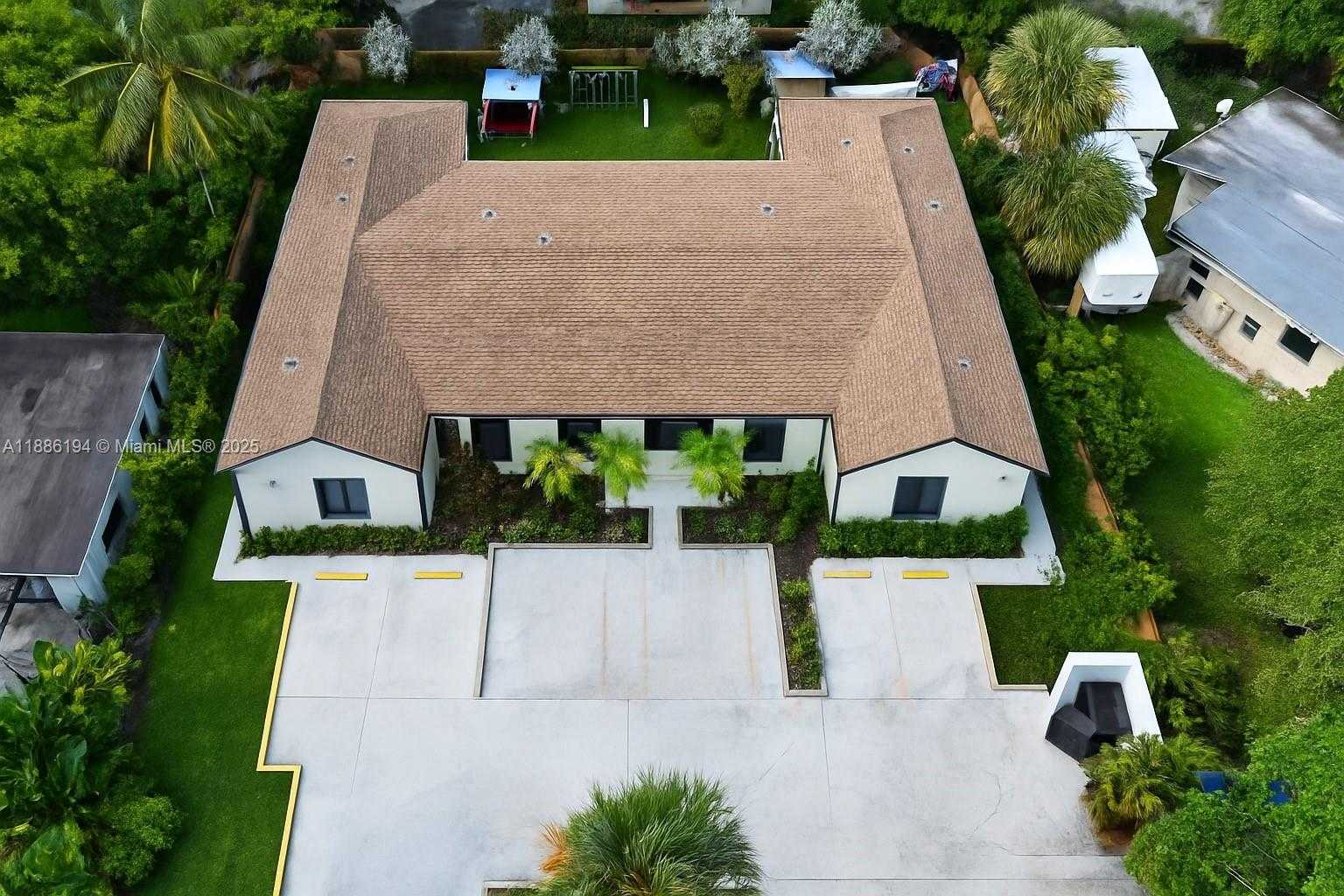 Small Image of 5737 CLEVELAND ST #1, Hollywood Number 10