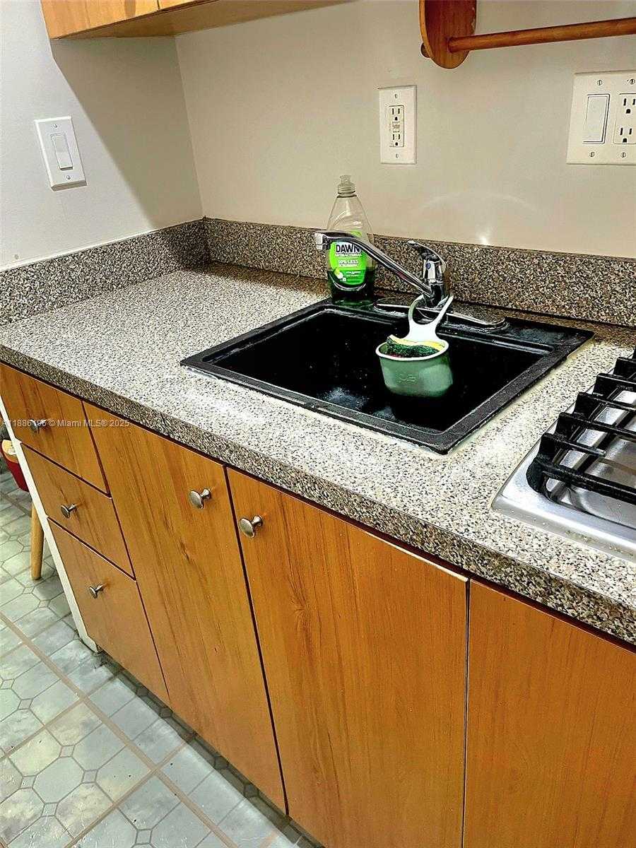 Small Image of 657 82ND ST, Miami Beach Number 11