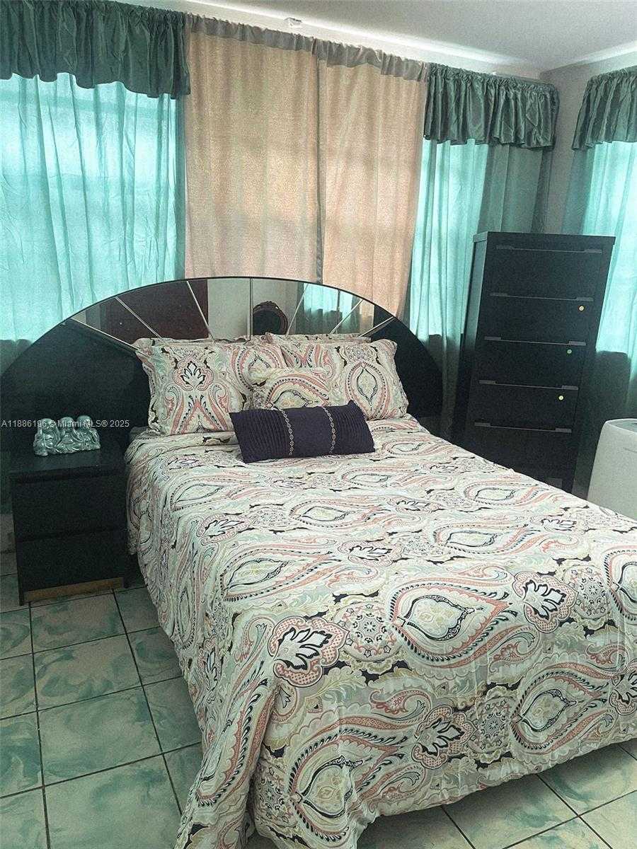 Small Image of 657 82ND ST, Miami Beach Number 16