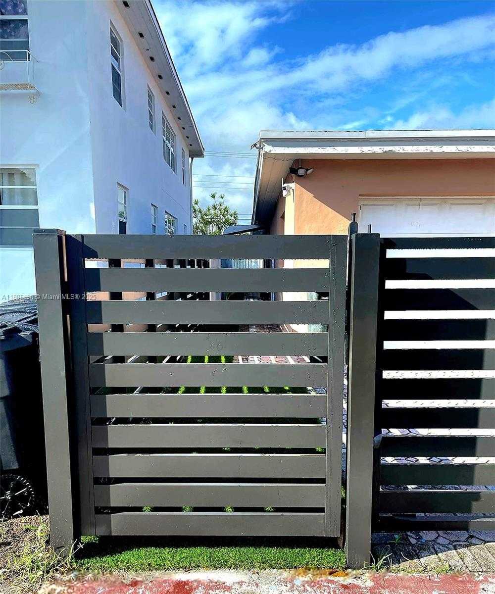 Small Image of 657 82ND ST, Miami Beach Number 2