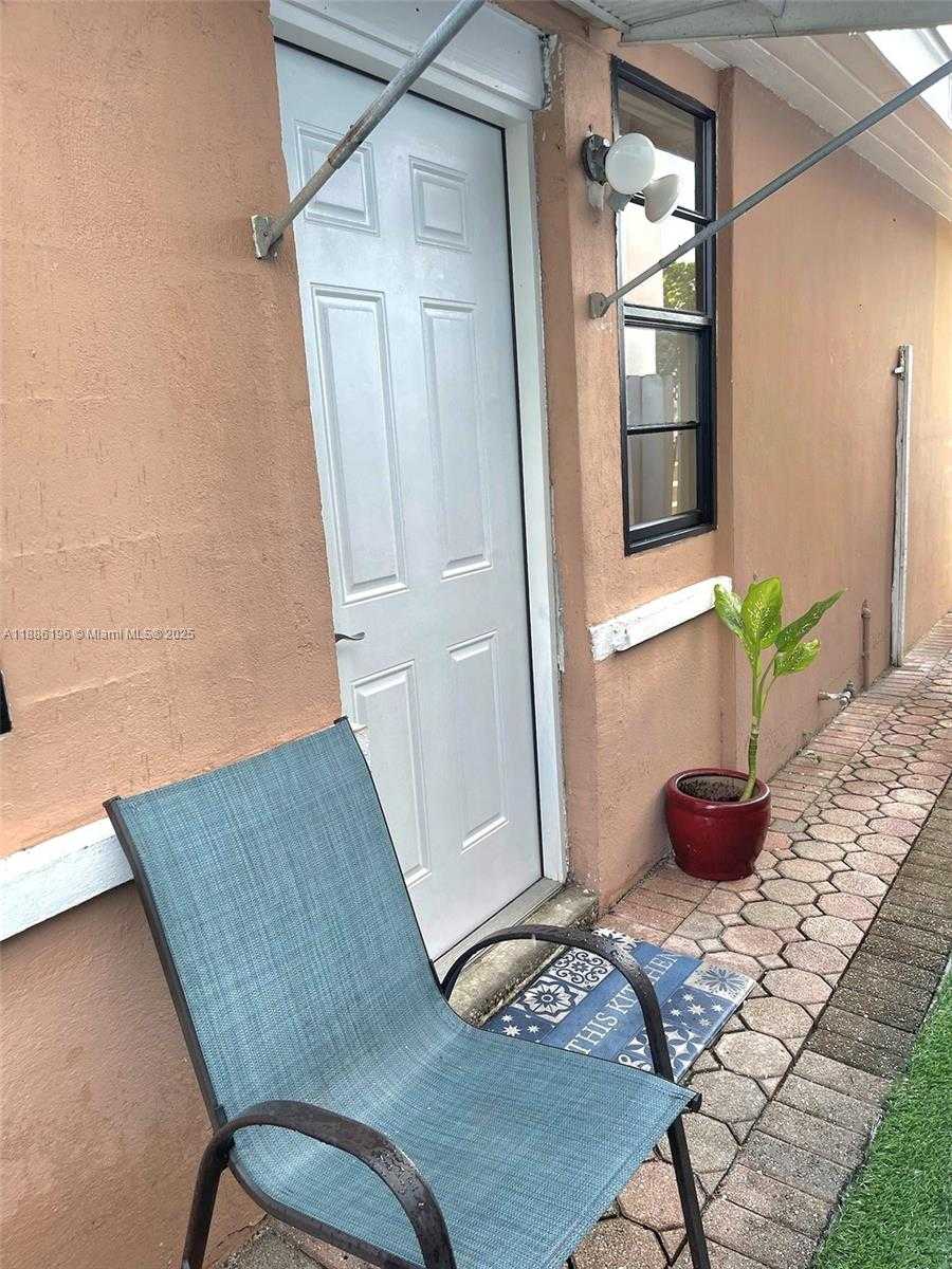 Small Image of 657 82ND ST, Miami Beach Number 3