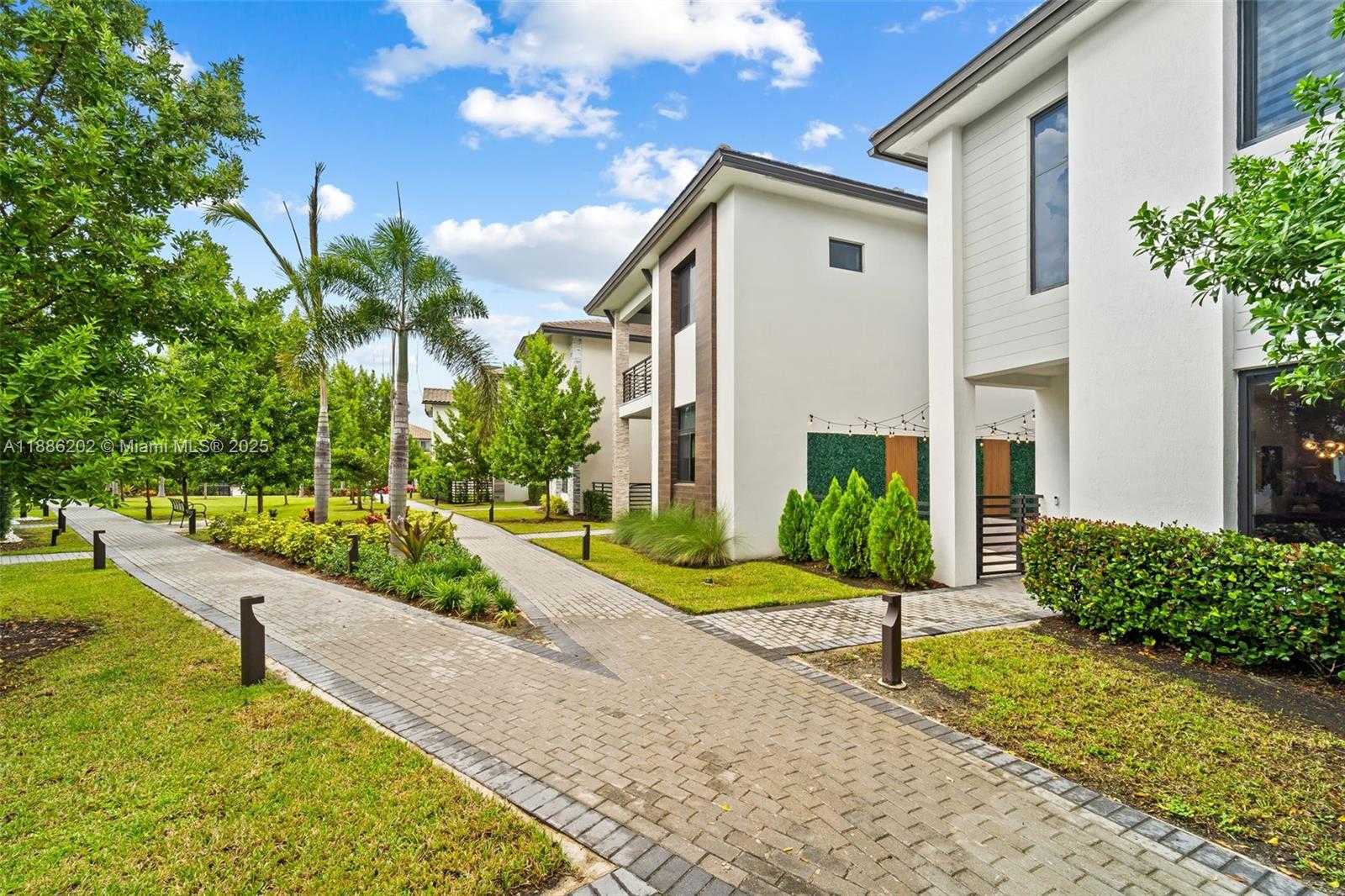 Small Image of 4420 NORTH WEST 81ST AVE, Doral Number 24